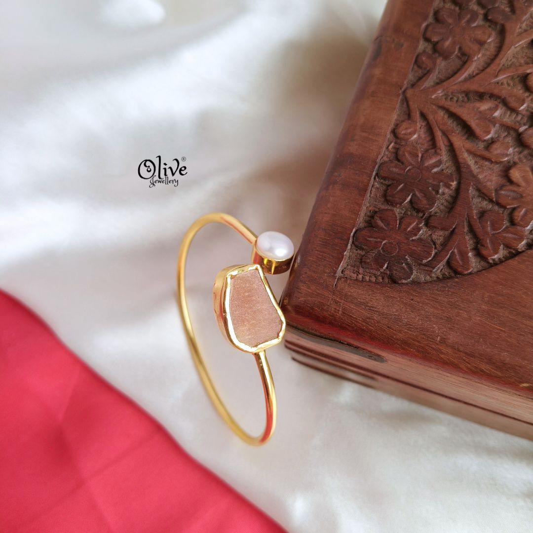 Natural Stone Kada - Collet Fitting- Rough Shape - Single Pearl- 232