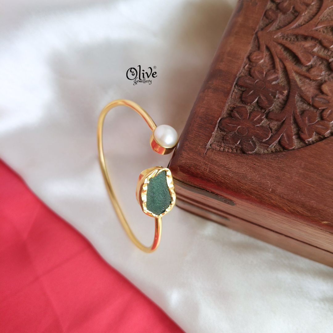 Natural Stone Kada - Collet Fitting- Rough Shape - Single Pearl- 232