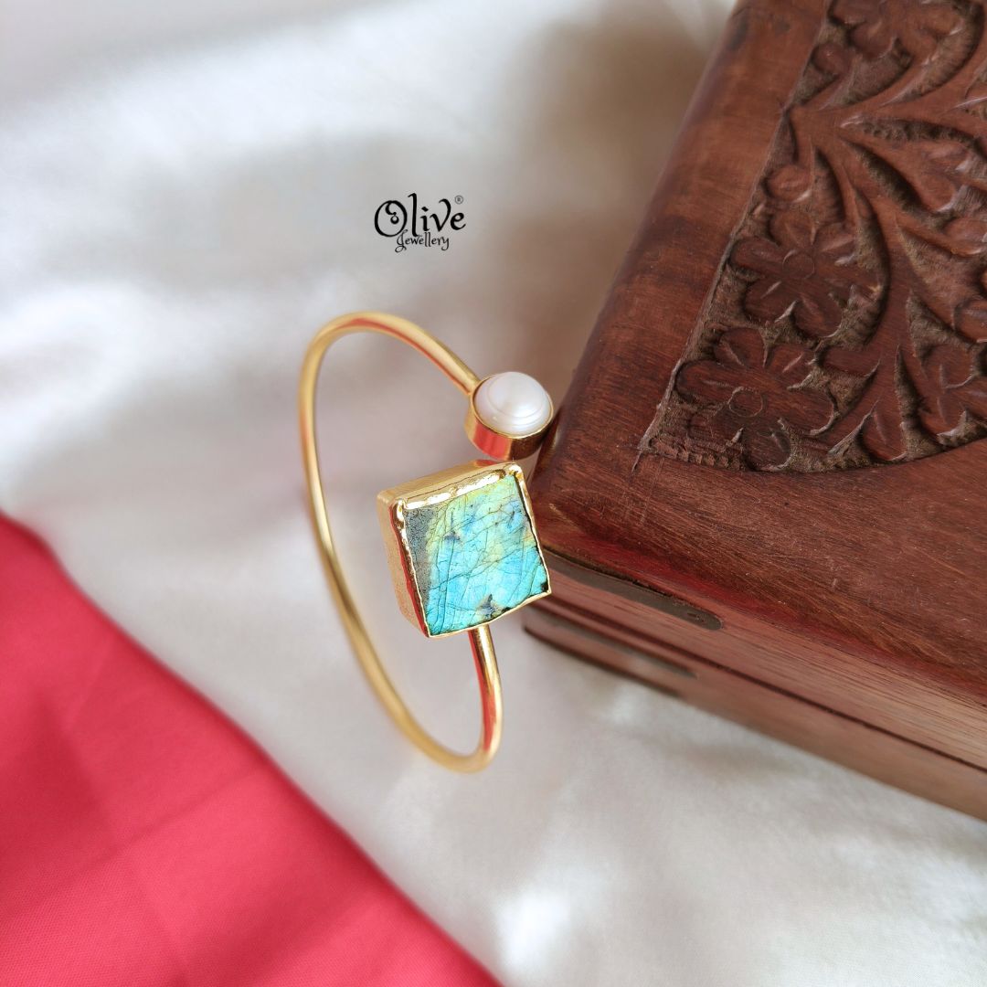 Natural Stone Kada - Collet Fitting- Rough Shape - Single Pearl- 232