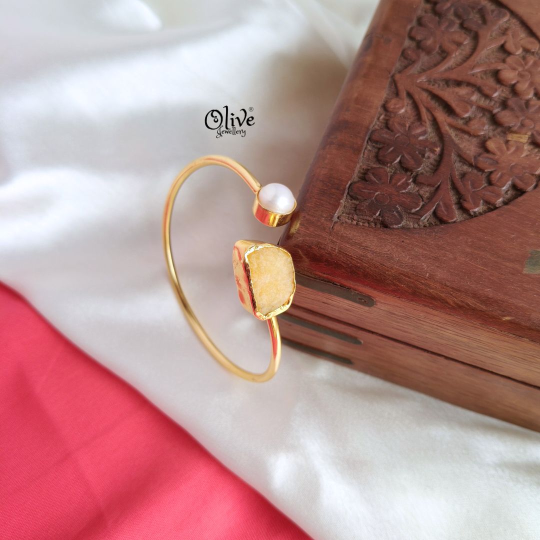 Natural Stone Kada - Collet Fitting- Rough Shape - Single Pearl- 232