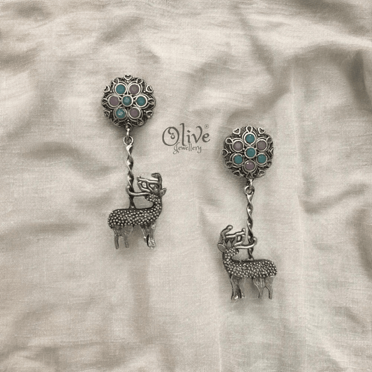 The Silver Hanging Dears