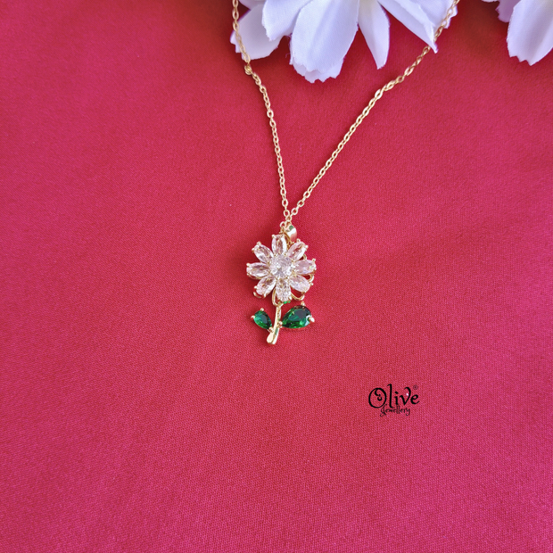 Daisy Flower -Spinning Pendant-Gold- Shade