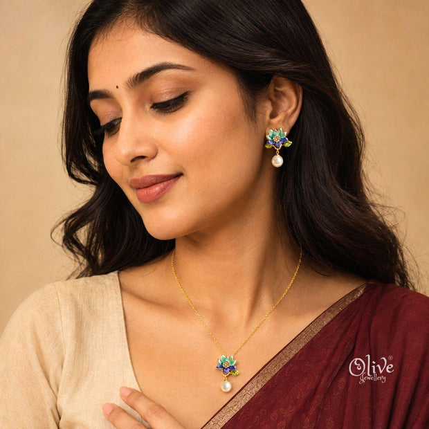 Celadon Lotus Pearl Necklace Set